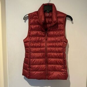 Uniqlo ultra light down puffer vest
